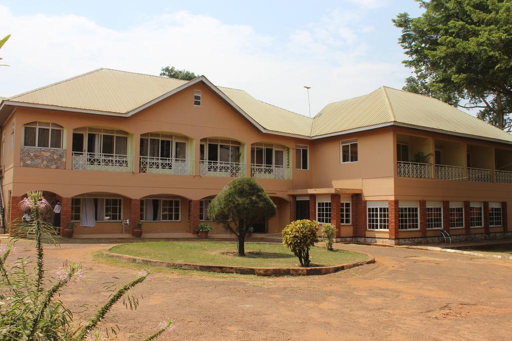 Jinja Safari Hotel Exterior photo